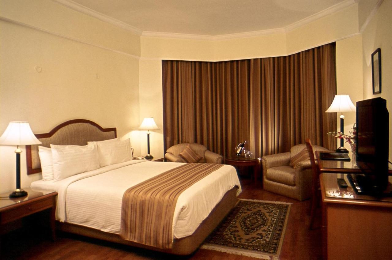 فندق حيدر أبادفي  فندق وأبراج كاتريا الغرفة الصورة